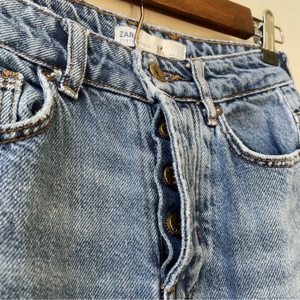 Zara Denim High Rise Mom Jeans